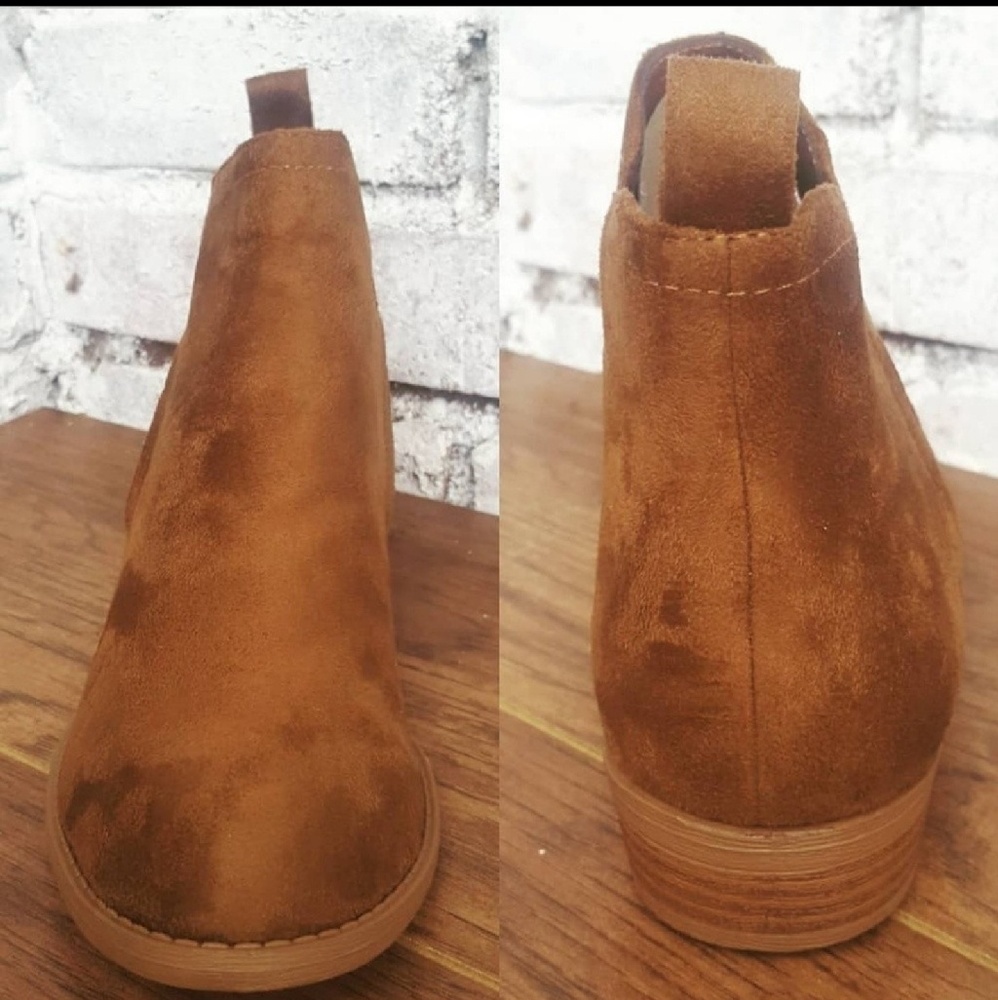 Sueded Side Slit Boot - Picture 4 of 5